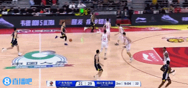 快速追分！杜润旺&伯克左右45度各扔进三分 广东追至差5分！