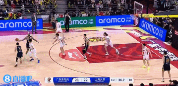 外援对飙！洛夫顿强攻得手 吉伦沃特进三分后威尔逊飙中压哨三分