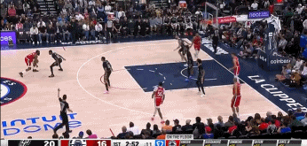 😏手拿把掐！哈登靠着防守上篮打成2+1